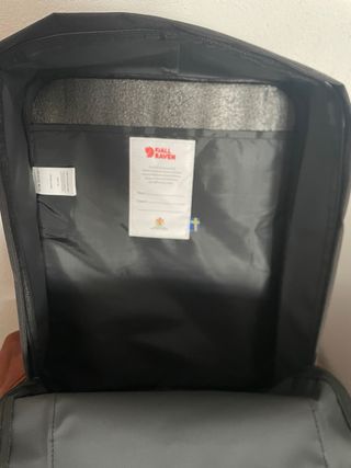 Zaino Fjallraven Kanken Nero e Rosso