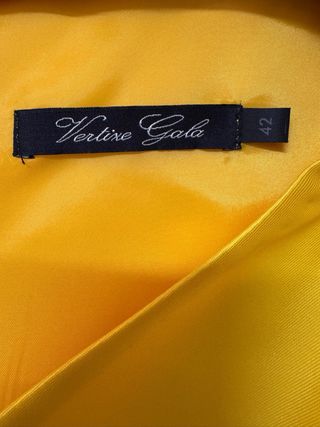 Vestido largo amarillo y negro floral