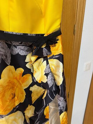 Vestido largo amarillo y negro floral