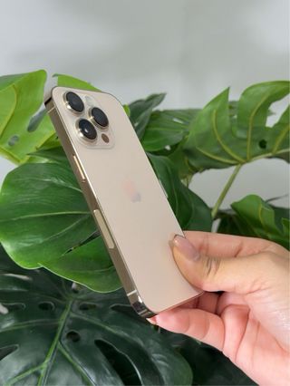 iPhone 14 Pro Dorado