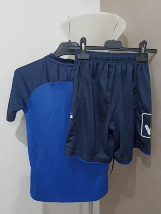 Completo sportivo GIVOVA ragazzo blu.