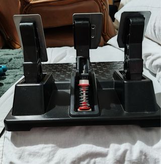 Thrustmaster TGT , Corona SF1000 e pedaliera .