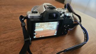 Olympus OM-D E-M10 Mark II + Objetivo