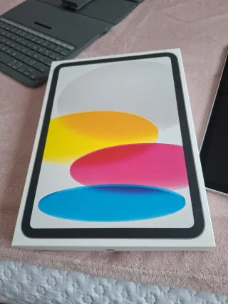 iPad Air 4 128GB Plata + Funda Teclado