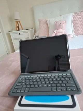 iPad Air 4 128GB Plata + Funda Teclado