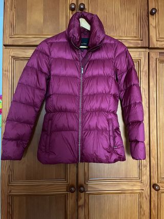 Plumífero corto berenjena Massimo Dutti