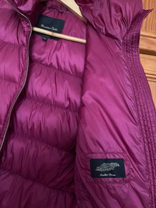 Plumífero corto berenjena Massimo Dutti