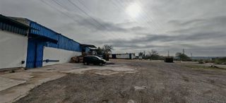 Nave industrial en venta en La Paz en Alcalá de Guadaira