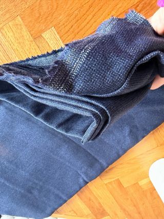 Tela azul jaspeada para traje. 1,54 x 5,93 m