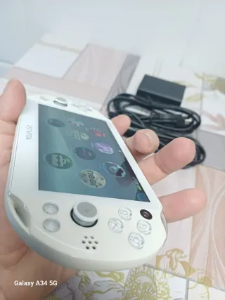 PS Vita Final Fantasy X/X-2 Edición Especial