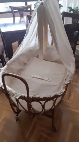 Moisés de bebé de mimbre