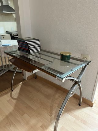 Mesa escritorio cristal y metal