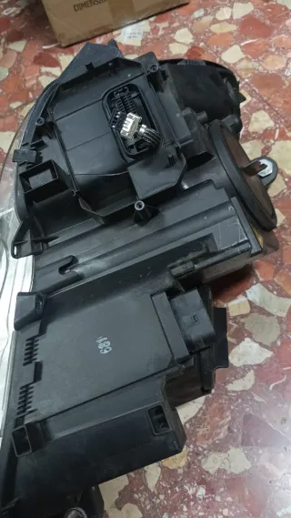 Faro Izquierdo Mercedes