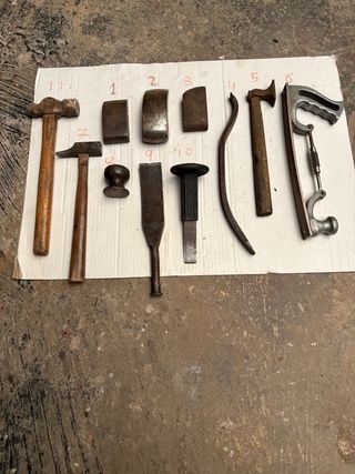Herramientas de chapista y martillos