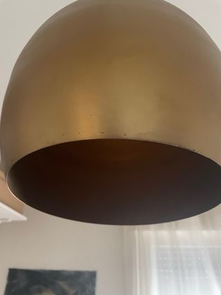 Lámpara de techo dorada de metal