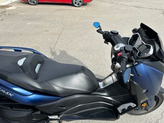 Yamaha XMAX 400