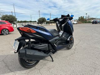 Yamaha XMAX 400