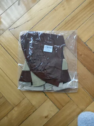 Capucha medieval beige y marrón