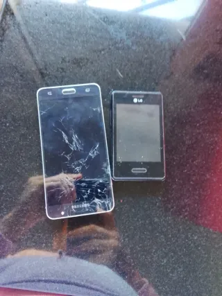 Teléfonos LG y Samsung Negros