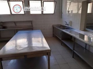 Nave industrial en venta en Santa Cruz - Industria - Polígono Campollano en Albacete