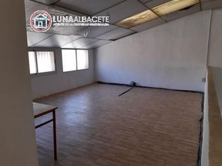 Nave industrial en venta en Santa Cruz - Industria - Polígono Campollano en Albacete