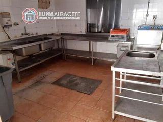 Nave industrial en venta en Santa Cruz - Industria - Polígono Campollano en Albacete