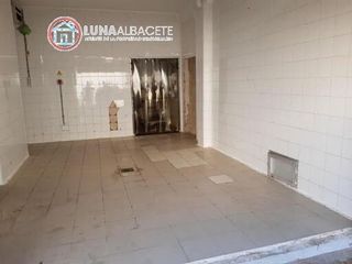 Nave industrial en venta en Santa Cruz - Industria - Polígono Campollano en Albacete