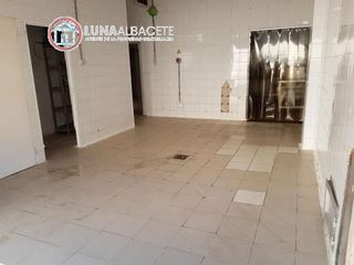 Nave industrial en venta en Santa Cruz - Industria - Polígono Campollano en Albacete