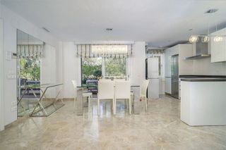 Piso en venta en Los Naranjos - Las Brisas en Marbella