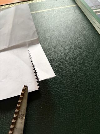 Forbici da sarto a seghetto