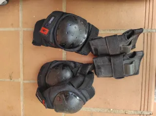 Patines en línea Oxelo talla 32-35 y protecciones