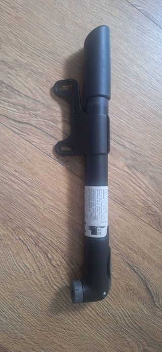 Pompa ad aria per bicicletta