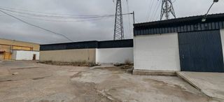 Nave industrial en venta en La Paz en Alcalá de Guadaira