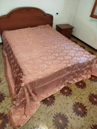 Copriletto vintage rosa e oro