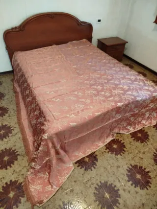 Copriletto vintage rosa e oro