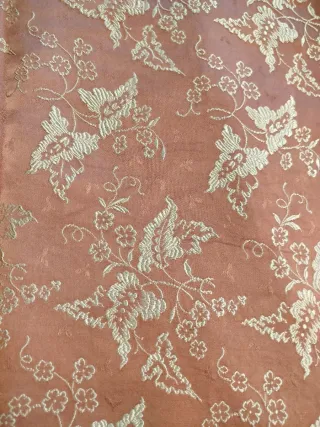 Copriletto vintage rosa e oro