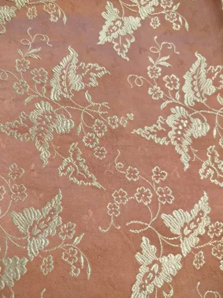 Copriletto vintage rosa e oro