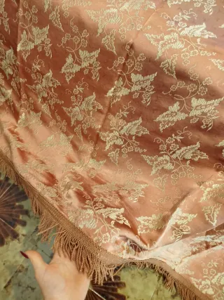 Copriletto vintage rosa e oro