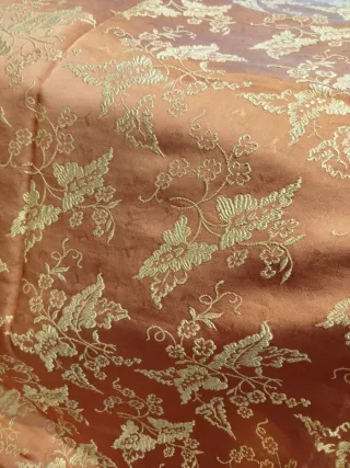 Copriletto vintage rosa e oro