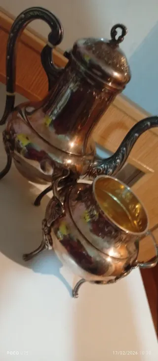 Tetera antigua metal plateado