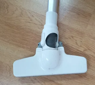 Aspirapolvere senza filo bianco