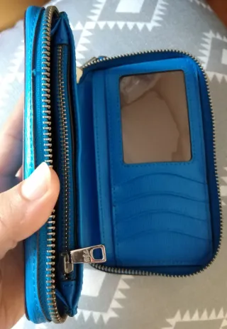 CARTERA DE PIEL DE MUJER, NUEVA!!
