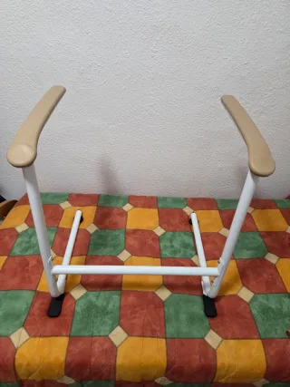 Supporto per divano per anziani