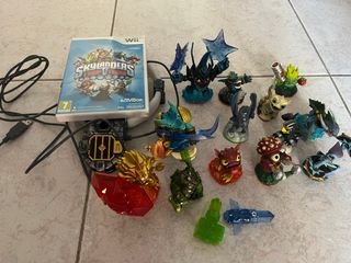 Pack Skylanders Wii + Portal + Figuras.