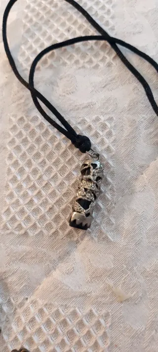 Set bigiotteria: orecchini, collane, braccialetti