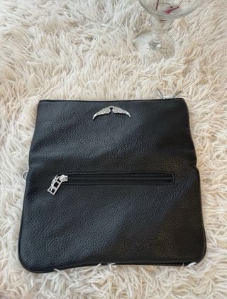 Bolso Negro con Alas