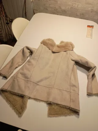Chaqueta Pull and Bear Beige