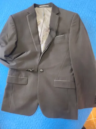 Traje de hombre negro