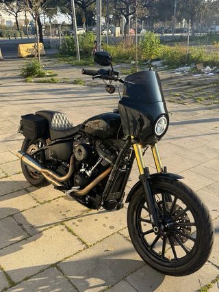 Harley Davidson Street Bob 2018 Negra