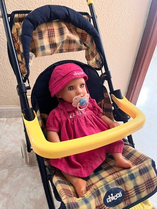 Silla de juguete Chicco y muñeca Chicco